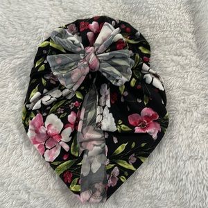NWOT Bunny Knots - Medium